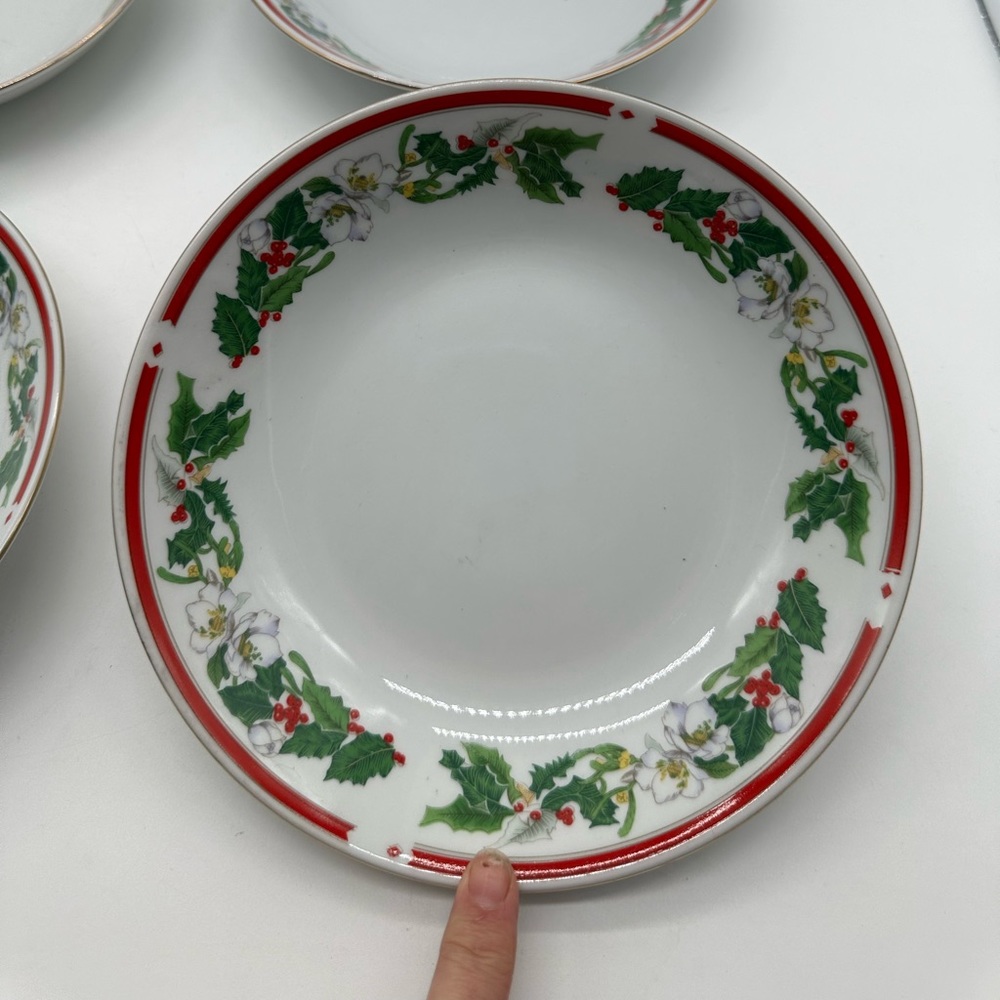 Lynn's China St Saint Maria 3 Soup Coupe Bowl Bowls Christmas Holiday Berries